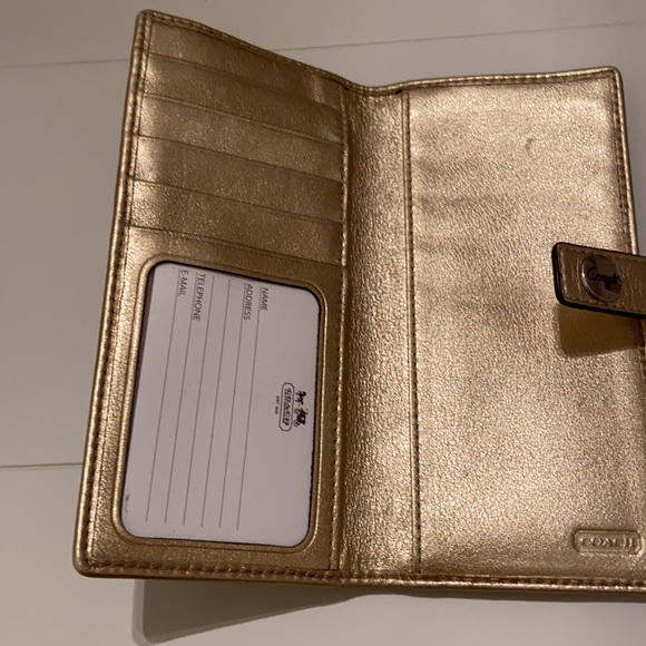 Coach Wallet - Picture 4 of 9